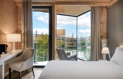 Brinas Hotel | Discover Palacio Tondon: Top-Rated Hotel in La Rioja