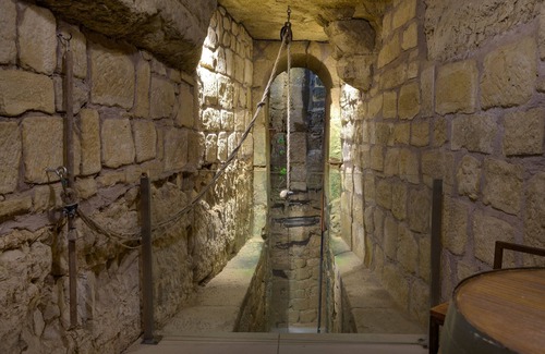 Brinas Hotel | Discover Palacio Tondon: Top-Rated Hotel in La Rioja