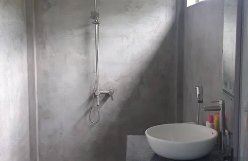 Bo Trach House | Palafita Bungalow: Guest Rated 10/10 with Pool & Dining
