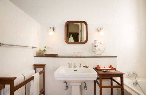 Kalapettai Hotel | Experience Elegance at Palais de Mahé - Rated 9.6/10
