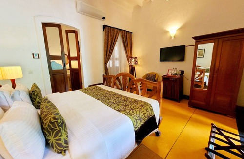 Kalapettai Hotel | Experience Elegance at Palais de Mahé - Rated 9.6/10
