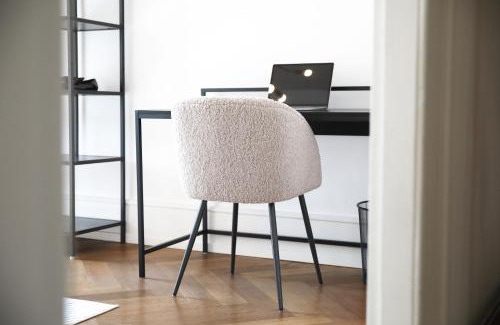Mitte Apartment | Stylish Palais Passy Suite with City Views and Family-Friendly Amenities