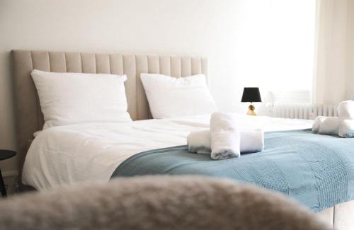 Mitte Apartment | Stylish Palais Passy Suite with City Views and Family-Friendly Amenities
