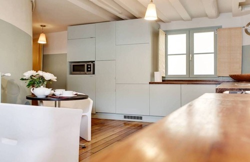 Gaillon Apartment | Experience PALAIS ROYAL: Parisian Warmth by Le Louvre