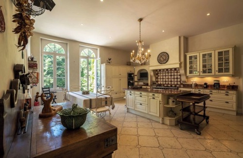 Sainte-Foy House | Inviting Estate Just 10 Minutes from the Beach