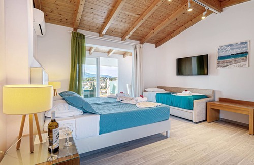 Gouvia House | Exceptional Palapart Gikas in Gouvia with Pool & Breakfast