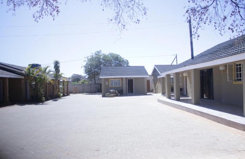 Palapye House | Child-Friendly Palapye Guest House with 10/10 Ratings