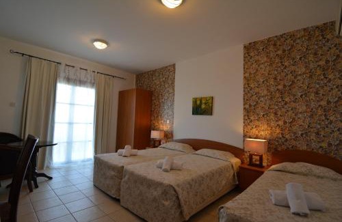 Droushia Hotel | Discover Comfort at Palates Hotel with Pool & Breakfast