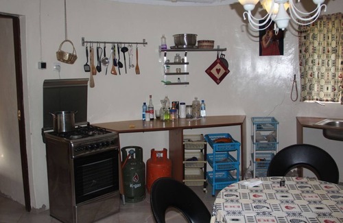 Siaya County House | Elegant Palatial Homestay Chateau with Breakfast & Kitchen