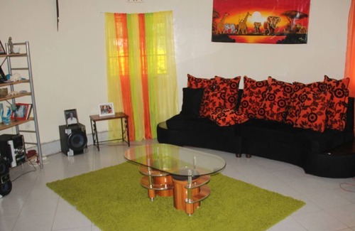Siaya County House | Elegant Palatial Homestay Chateau with Breakfast & Kitchen