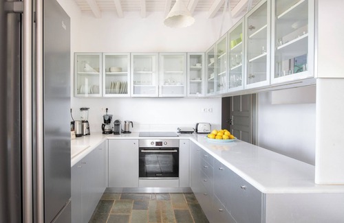 Paros Villa | Beachfront Villa with Spa and 10/10 Guest Rating