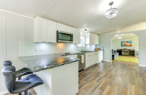 Palatka House | Cozy Palatka Hideaway with Fireplace & Private Porch