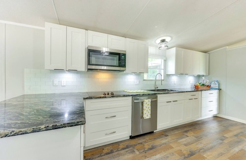Palatka House | Cozy Palatka Hideaway with Fireplace & Private Porch