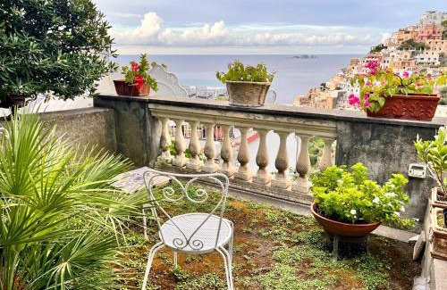 Liparlati Villa | Discover Palatonella: Family-Friendly Retreat with 9/10 Rating