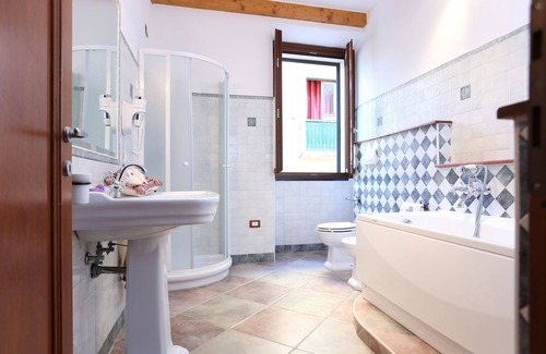 Alghero City Centre House | Eco-Friendly Retreat at Palau De Rosa – Rated 9.6/10