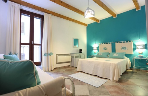 Alghero City Centre House | Eco-Friendly Retreat at Palau De Rosa – Rated 9.6/10