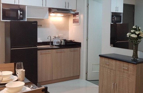 Puerto Princesa City Centre Condo | Palawan Elegant: Pet-Friendly Condo with Free Pool & Gym