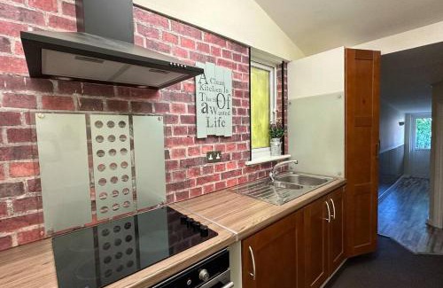 Edmonton House | Family-Friendly Stay at Palaz 7 - Rated 8.7/10