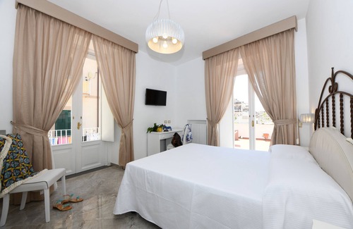 Pogerola Hotel | Palazzo Gargano: Terrace Rooms in the Heart of Amalfi