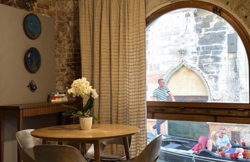 Castello Apartment | Discover TRA SAN MARCO E RIALTO: Pet-Friendly Retreat