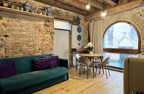 Castello Apartment | Discover TRA SAN MARCO E RIALTO: Pet-Friendly Retreat