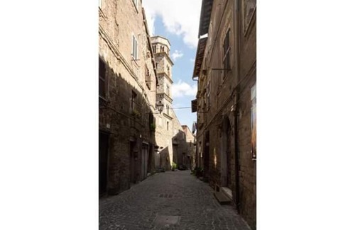 Ronciglione House | Enchanting Palazzetto Sant'Andrea: Family-Friendly Retreat