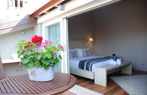 Peschiera del Garda City Centre Hotel | Elegant Palazzo Ai Capitani: 4-Star with Family-Friendly Amenities