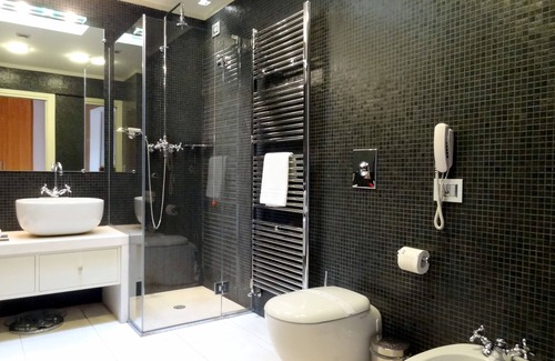 Peschiera del Garda City Centre Hotel | Elegant Palazzo Ai Capitani: 4-Star with Family-Friendly Amenities
