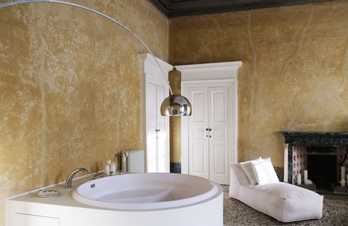 Como City Centre House | Elegant Stay at Palazzo Albricci Peregrini with Pool & Breakfast