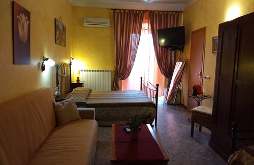 Caltagirone Bed & Breakfast | Relax at Palazzo Aprile: Spa, Breakfast & Family-Friendly
