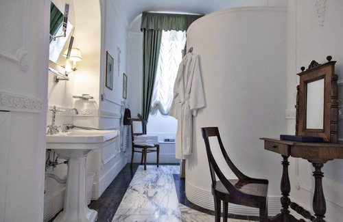 Rossano Bed & Breakfast | Indulge at Palazzo Cherubini Wellness e Spa with Ocean Views