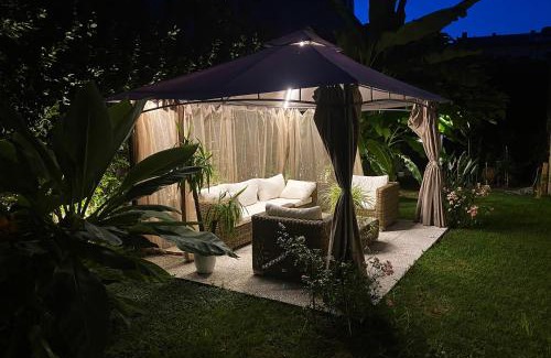 Pisa City Centre Bed & Breakfast | Elegant Palazzo Cini Rooms with Oceanfront Views in Pisa