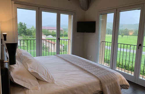 Sasso Marconi Hotel | Experience Palazzo Dè Rossi Hotel: Rated 9.2 with Family Amenities