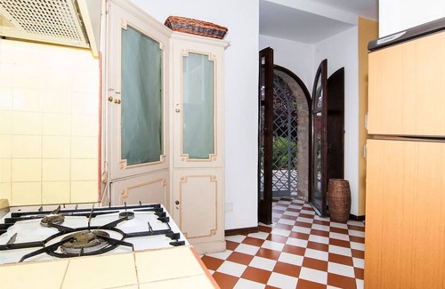 Gaeta Apartment | Discover Palazzo del 500 with Oceanfront Pool & Garden