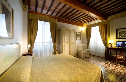 Siena Hotel | Palazzo di Valli: Highly Rated Stay with Breakfast Included