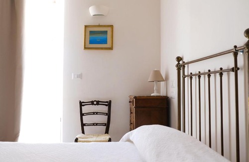 Rutigliano House | Oceanfront Bliss at Palazzo Didonna with Pool & Breakfast