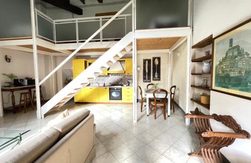 Mologno Apartment | Guest Rated 10/10 at Palazzo Due Sorelle - Giardino