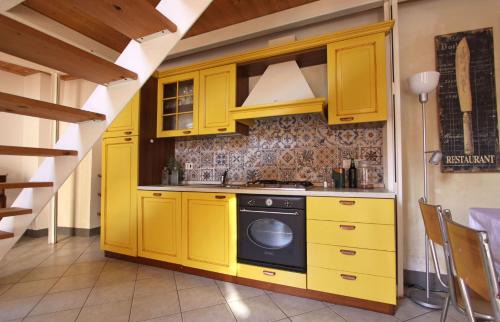 Mologno Apartment | Guest Rated 10/10 at Palazzo Due Sorelle - Giardino