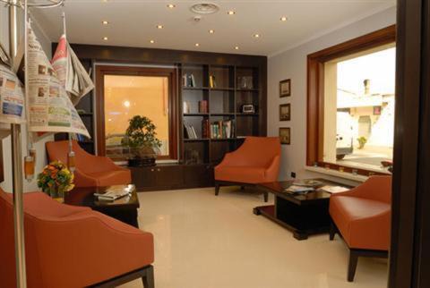 Crotone Hotel | Palazzo Foti Hotel: Family-Friendly 4-Star Getaway