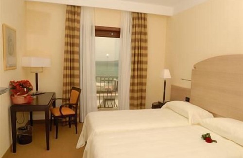 Crotone Hotel | Discover Palazzo Foti: 4-Star Family-Friendly Retreat