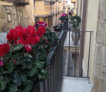 Gela Bed & Breakfast | Pet-Friendly Stay at Palazzo Gioffrè – Rated 10/10!