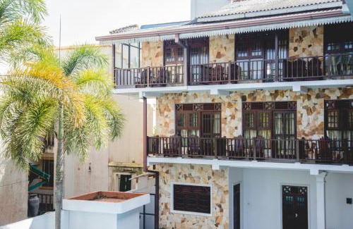 Hikkaduwa Hotel | Discover Palazzo Hikkaduwa: Family-Friendly Retreat with Pool