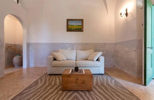 Morciano di Leuca House | Highly Rated Palazzo Laura: Family-Friendly with Breakfast
