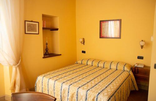 Spoleto Hotel | Palazzo Leti: Guest Rated 9/10 with Hot Tub & Dining