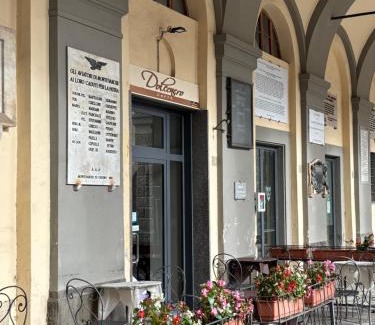 Montevarchi Bed & Breakfast | Elegant Palazzo Mari Suite & Rooms B&B with Great Amenities