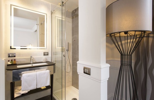 Navona Hotel | Elegant Palazzo Navona: 4-Star Stay with Spa & Dining
