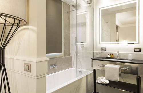 Navona Hotel | Elegant Palazzo Navona: 4-Star Stay with Spa & Dining