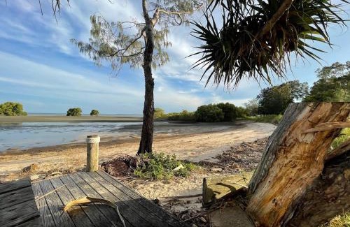 Beachmere House | Beachfront Bliss at Palazzo on the Beach - Beachmere