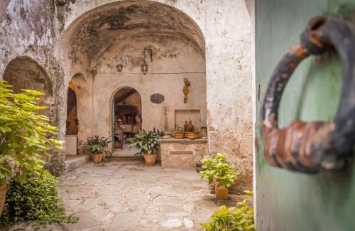 San Mauro Cilento Bed & Breakfast | Palazzo Pascale - Guest Rated 9.3/10 for Memorable Stays