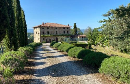 Monte Santa Maria Tiberina Villa | Relax at Palazzo Prugnoli - Villa with Private Pool & Views